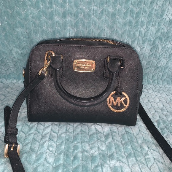 Micheal Kors Black Cross Body Purse - Picture 1 of 4
